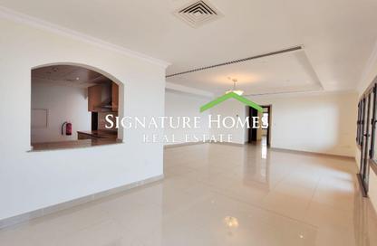 Apartment - 2 Bedrooms - 3 Bathrooms for rent in East Porto Drive - Porto Arabia - The Pearl Island - Doha