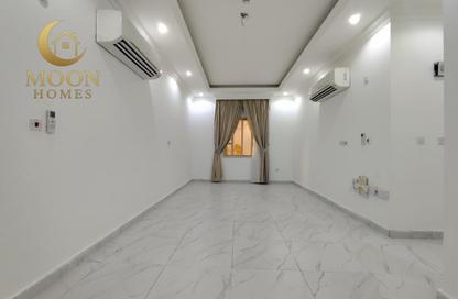 Apartment - 3 Bedrooms - 3 Bathrooms for rent in Muntazah 7 - Al Muntazah - Doha