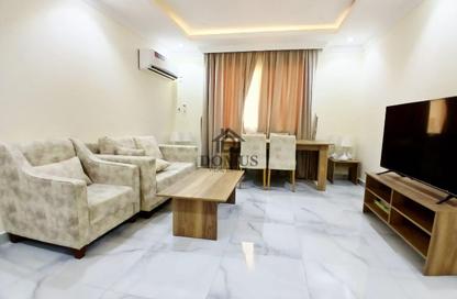 Apartment - 2 Bedrooms - 2 Bathrooms for rent in Umm Ghwailina Comm - Umm Ghuwalina - Umm Ghuwailina - Doha
