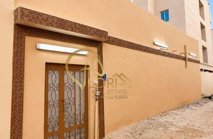 فيلا - 4 غرف نوم - 4 حمامات للبيع في شارع المطار القديم - طريق المطار القديم - الدوحة
