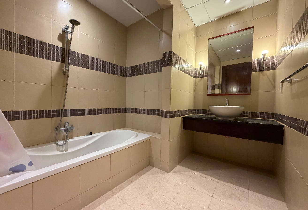 1BHK | Semi Furnished | Porto arabia thumbnail 9