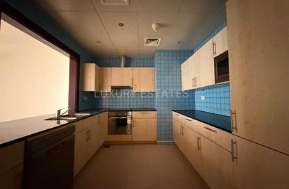 Apartment - 1 Bedroom - 2 Bathrooms for rent in West Porto Drive - Porto Arabia - The Pearl Island - Doha