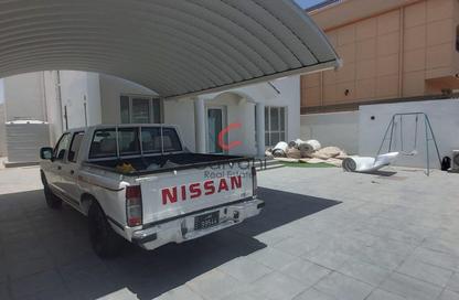 Villa - 5 Bedrooms - 3 Bathrooms for rent in Bu Hamour Street - Abu Hamour - Doha