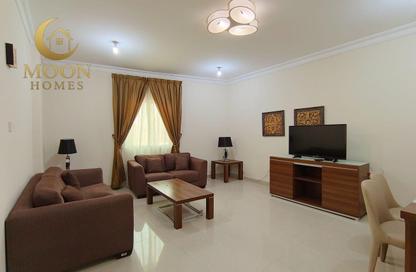 Apartment - 2 Bedrooms - 2 Bathrooms for rent in Umm Ghuwailina 4 - Umm Ghuwailina - Doha