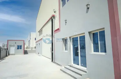 مخزن - استوديو - 2 حمامات للايجار في شارع الصناعية الشرقي - بركة العوامر - الوكرة