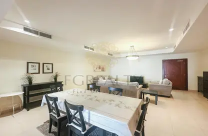 Apartment - 2 Bedrooms - 3 Bathrooms for rent in Tower 16 - Porto Arabia - The Pearl Island - Doha