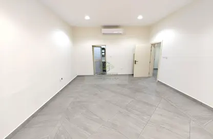 شقة - 2 غرف نوم - 3 حمامات للايجار في الهلال - الهلال - الدوحة