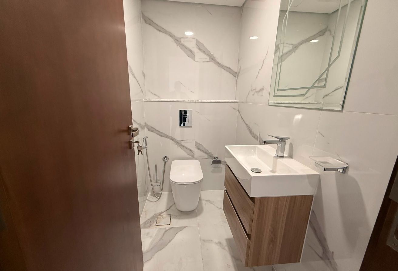Own a Luxury Marina View Residence Today Only 2.7M thumbnail 8