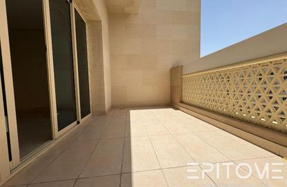 Apartment - 3 Bedrooms - 4 Bathrooms for rent in Boulevard View - Yasmeen City - Lusail