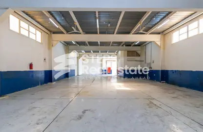 Warehouse - Studio - 1 Bathroom for rent in Industrial Area 4 - Industrial Area - Industrial Area - Doha