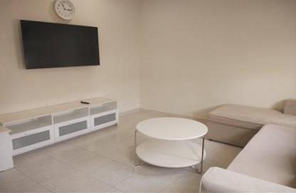Apartment - 2 Bedrooms - 2 Bathrooms for rent in Al Sadd Road - Al Sadd - Doha