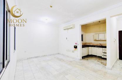 Apartment - 1 Bedroom - 1 Bathroom for rent in Umm Ghuwailina 4 - Umm Ghuwailina - Doha Apartment - 1 Bedroom - 1 Bathroom for rent in Umm Ghuwailina 4 - Umm Ghuwailina - Doha