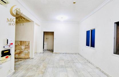 Apartment - 1 Bedroom - 1 Bathroom for rent in Umm Ghuwailina 4 - Umm Ghuwailina - Doha
