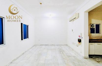 Apartment - 1 Bedroom - 1 Bathroom for rent in Umm Ghuwailina 4 - Umm Ghuwailina - Doha Apartment - 1 Bedroom - 1 Bathroom for rent in Umm Ghuwailina 4 - Umm Ghuwailina - Doha
