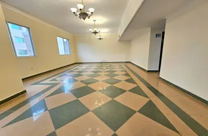 Apartment - 3 Bedrooms - 3 Bathrooms for rent in Musheireb Apartments - Musheireb - Doha