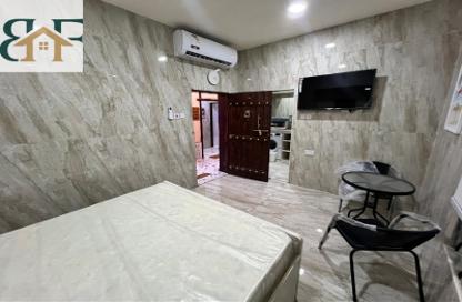 Apartment - Studio - 1 Bathroom for rent in Umm Ghwailina Comm - Umm Ghuwalina - Umm Ghuwailina - Doha
