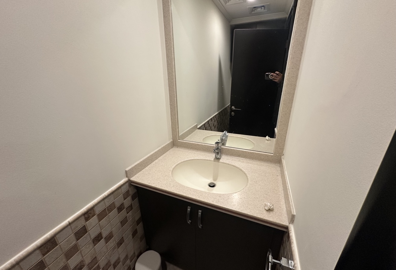 1 Bedroom Brnad New Apartment City View thumbnail 11