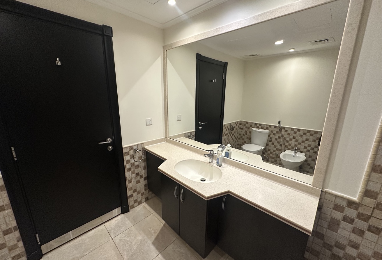 1 Bedroom Brnad New Apartment City View thumbnail 8