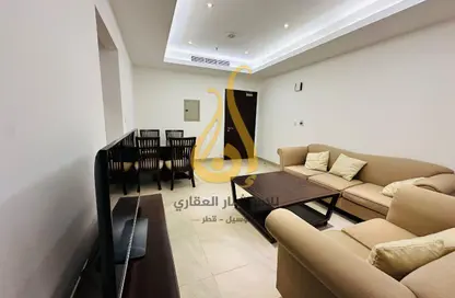 Apartment - 2 Bedrooms - 2 Bathrooms for rent in Umm Ghwailina Comm - Umm Ghuwalina - Umm Ghuwailina - Doha