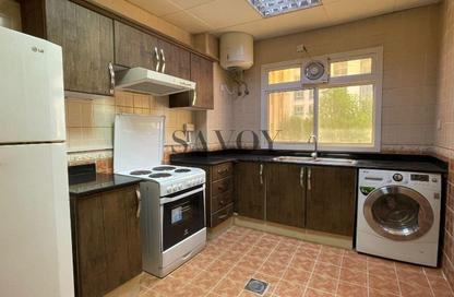 Apartment - 2 Bedrooms - 2 Bathrooms for rent in Al Sadd Road - Al Sadd - Doha