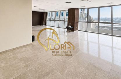 Apartment - 3 Bedrooms - 5 Bathrooms for rent in Zig Zag Tower B - Zig Zag Towers - West Bay - Doha