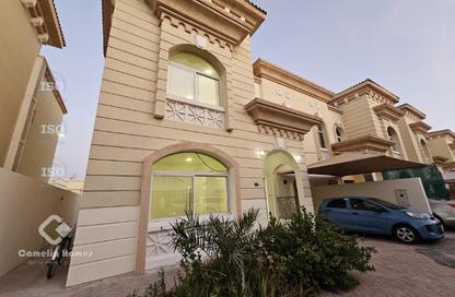 Compound - 3 Bedrooms - 4 Bathrooms for rent in Muraikh - AlMuraikh - Doha
