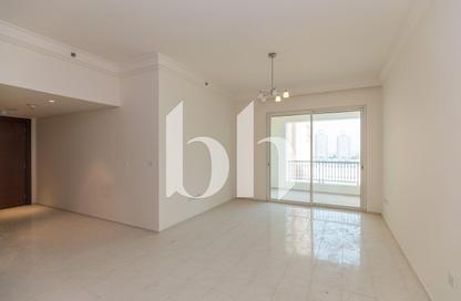 Apartment - 2 Bedrooms - 3 Bathrooms for rent in Viva West - Viva Bahriyah - The Pearl Island - Doha