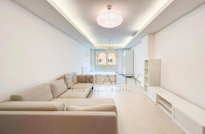 Apartment - Studio - 1 Bathroom for rent in Viva West - Viva Bahriyah - The Pearl Island - Doha