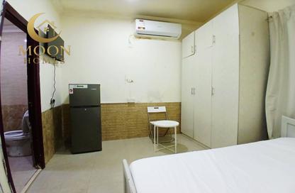 Apartment - Studio - 1 Bathroom for rent in Umm Ghuwailina 4 - Umm Ghuwailina - Doha