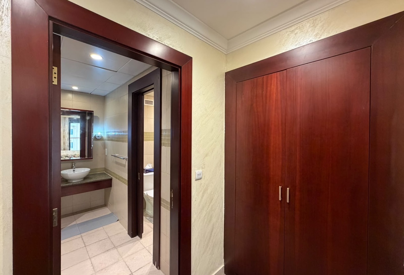 LUXURY 2 BHK | PORTO ARABIA | BILLS INCLUDED thumbnail 12