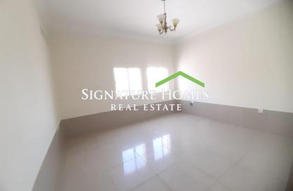 Villa - 5 - 5 for rent in Umm Al Seneem Street - Ain Khaled - Doha