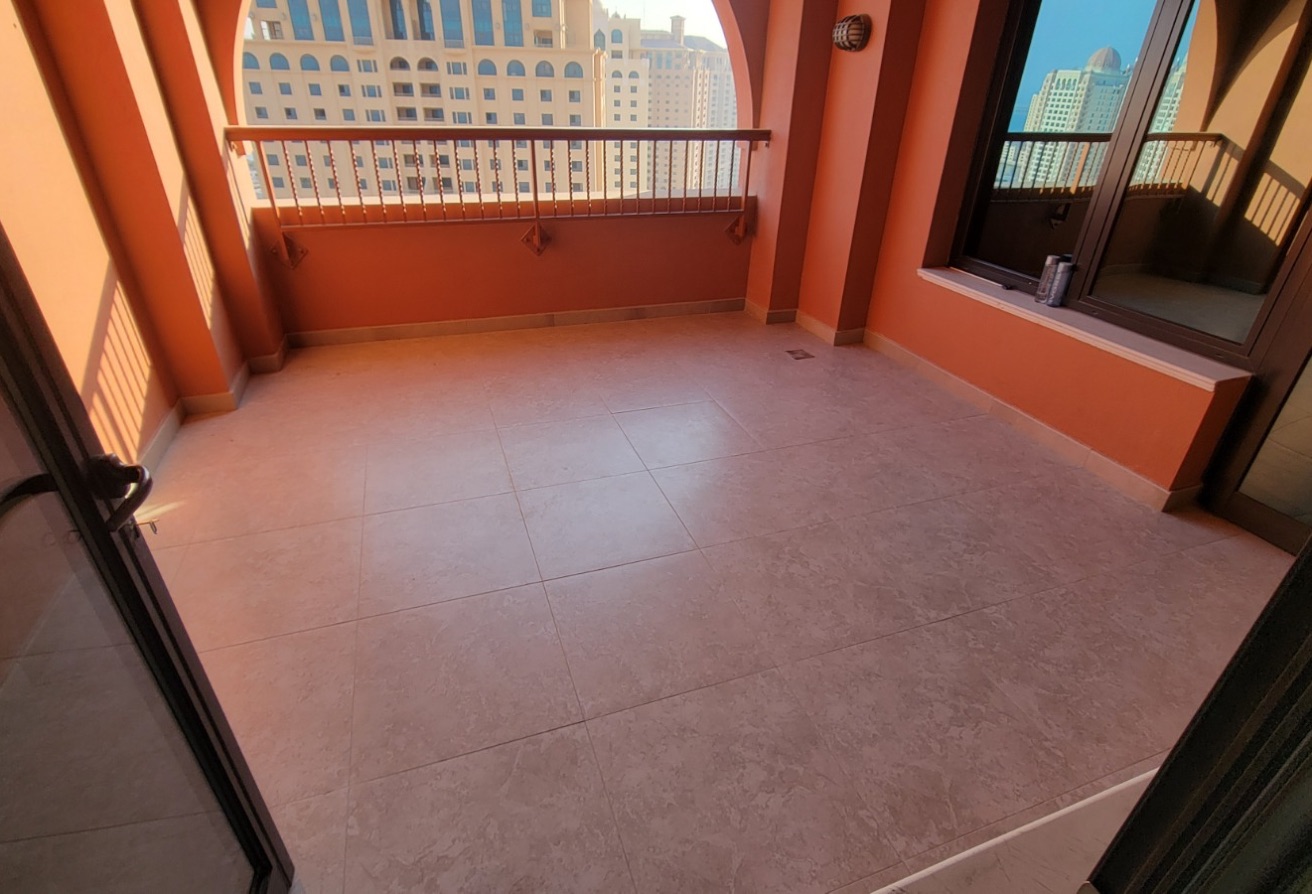 2 Bedroom Semi Furnished Side Marina View thumbnail 11