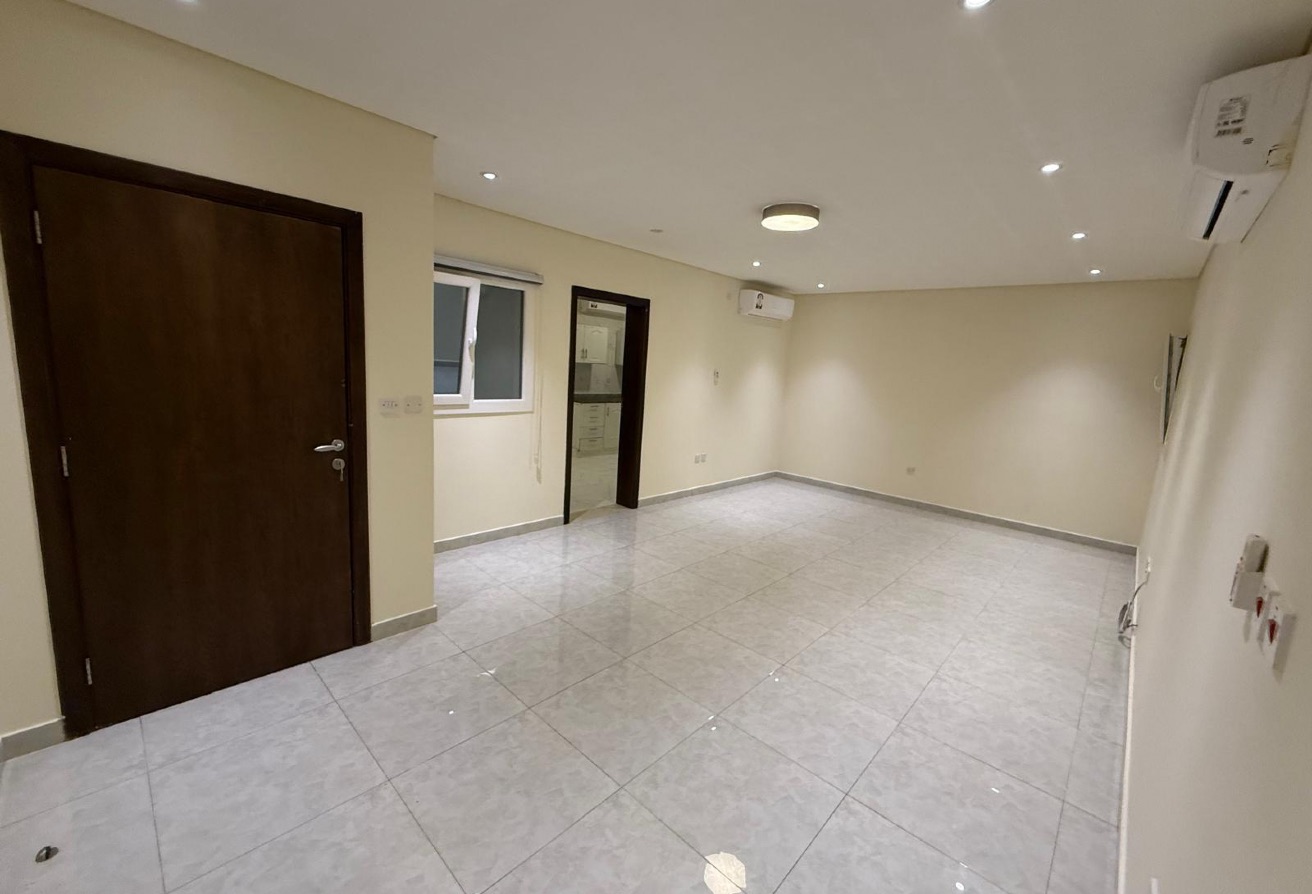 Spacious 3-Bedroom Penthouse for Rent in Muraikh