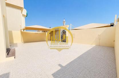 Villa - 4 Bedrooms - 5 Bathrooms for rent in Al Luqta - Al Luqta - Doha