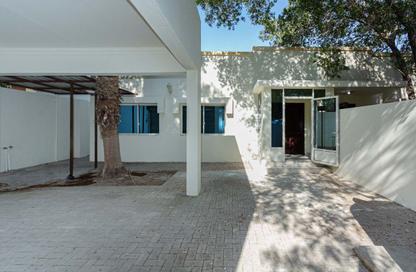 Villa - 4 Bedrooms - 5 Bathrooms for rent in Ain Khaled Villas - Ain Khaled - Doha