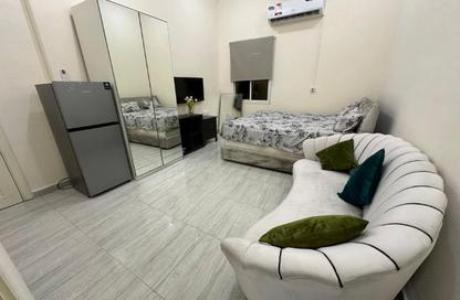 Apartment - Studio - 1 Bathroom for rent in Umm Al Seneem Street - Ain Khaled - Doha