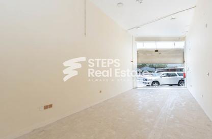 Shop - Studio - 1 Bathroom for rent in Al Murrah - Al Rayyan - Doha