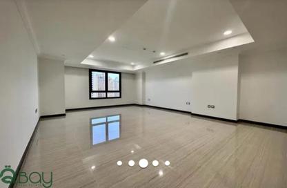 Apartment - 2 Bedrooms - 3 Bathrooms for rent in East Porto Drive - Porto Arabia - The Pearl Island - Doha