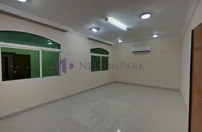 شقة - 2 غرف نوم - 2 حمامات للايجار في شارع الهناء - الغرافة - الدوحة