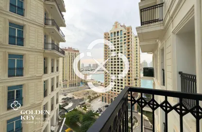 Apartment - 2 Bedrooms - 3 Bathrooms for rent in Floresta Gardens - Floresta Gardens - The Pearl Island - Doha