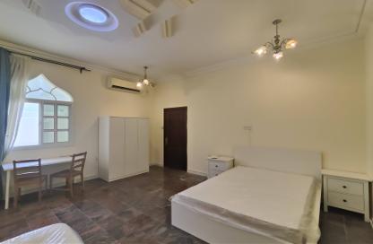 Apartment - Studio - 1 Bathroom for rent in Onaiza Street - Diplomatic Area - Doha