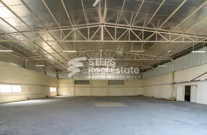 Warehouse - Studio - 6 Bathrooms for rent in Industrial Area 4 - Industrial Area - Industrial Area - Doha