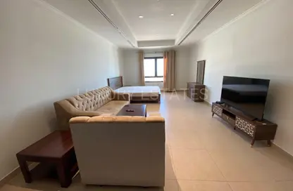 Apartment - 1 Bathroom for rent in West Porto Drive - Porto Arabia - The Pearl Island - Doha