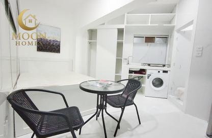 Apartment - Studio - 1 Bathroom for rent in Umm Ghuwailina 4 - Umm Ghuwailina - Doha