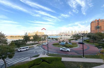 Apartment - 3 Bedrooms - 3 Bathrooms for sale in Carnaval - Qanat Quartier - The Pearl Island - Doha