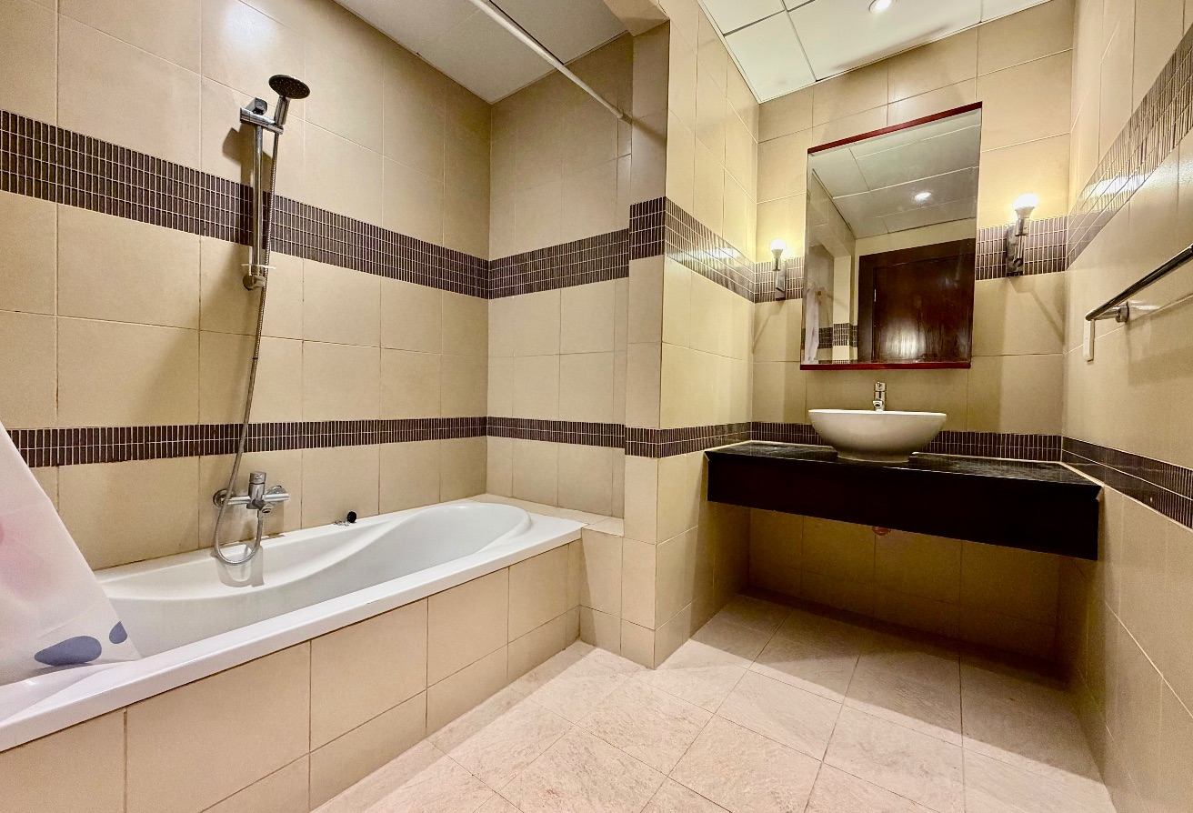 Spacious 1BHK Semi-Furnished | 110 SQM thumbnail 11