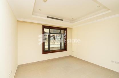 Apartment - 2 Bedrooms - 3 Bathrooms for rent in West Porto Drive - Porto Arabia - The Pearl Island - Doha