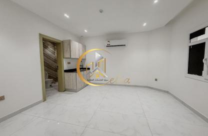 Apartment - Studio - 1 Bathroom for rent in Al Khazin Street - Madinat Khalifa South - Madinat Khalifa - Doha