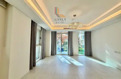 Apartment - 1 Bedroom - 2 Bathrooms for rent in Crystal Residence - Gewan Island - The Pearl Island - Doha