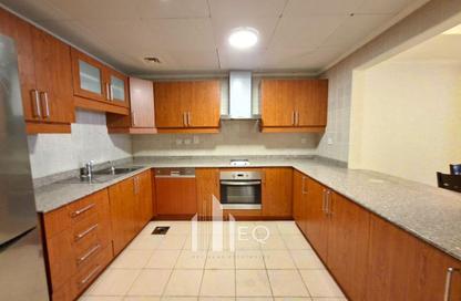 Apartment - 1 Bedroom - 2 Bathrooms for rent in West Porto Drive - Porto Arabia - The Pearl Island - Doha